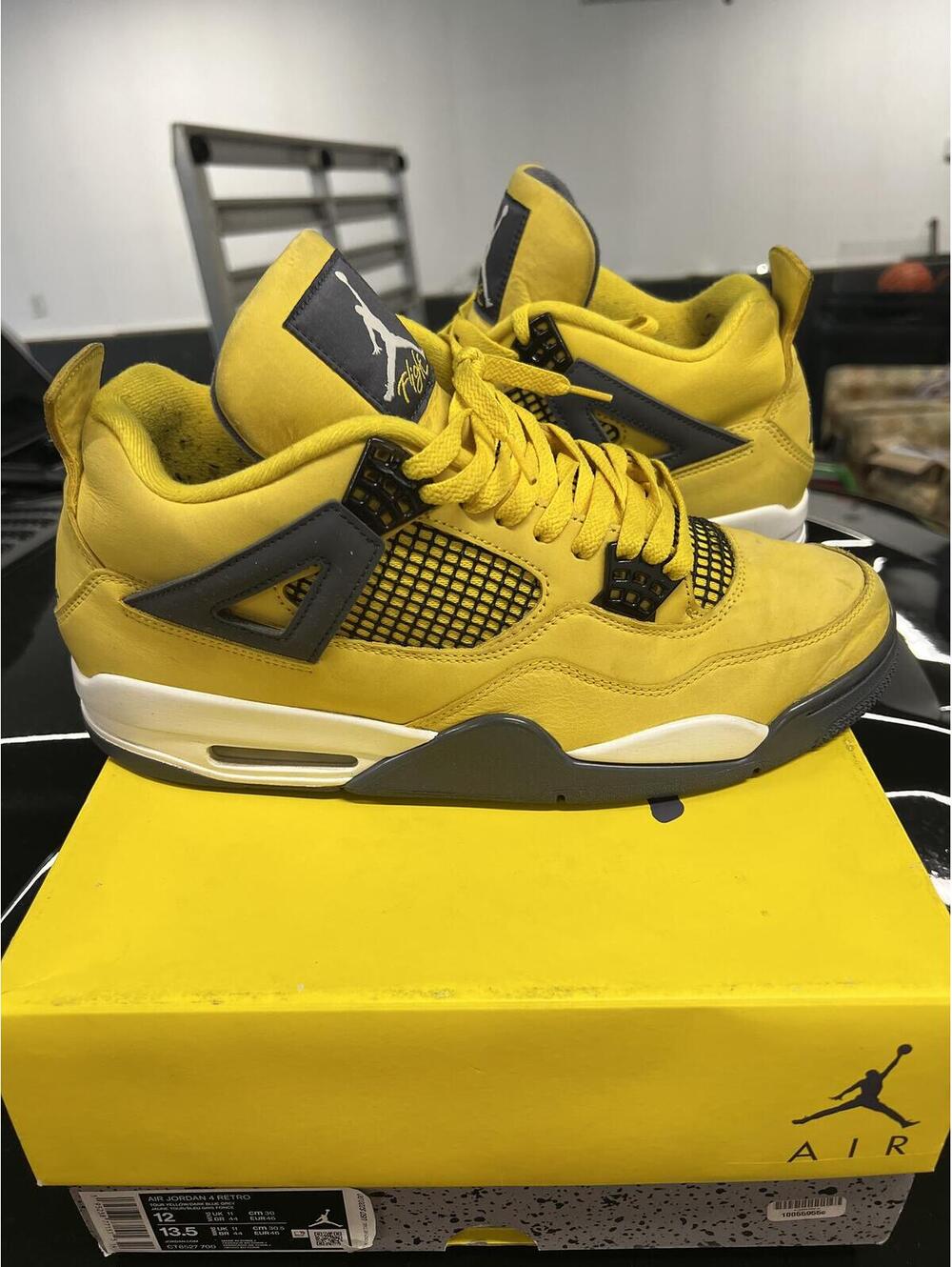 Air Jordan 4 Retro 'Lightning' 2021